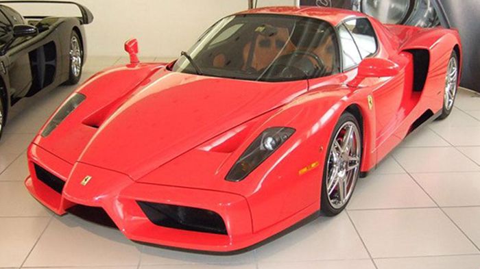 Η Enzo, όπως κι η FXX ήταν τα δώρα της ιταλικής φίρμας προς τον οδηγό, για όσες νίκες της πρόσφερε.

